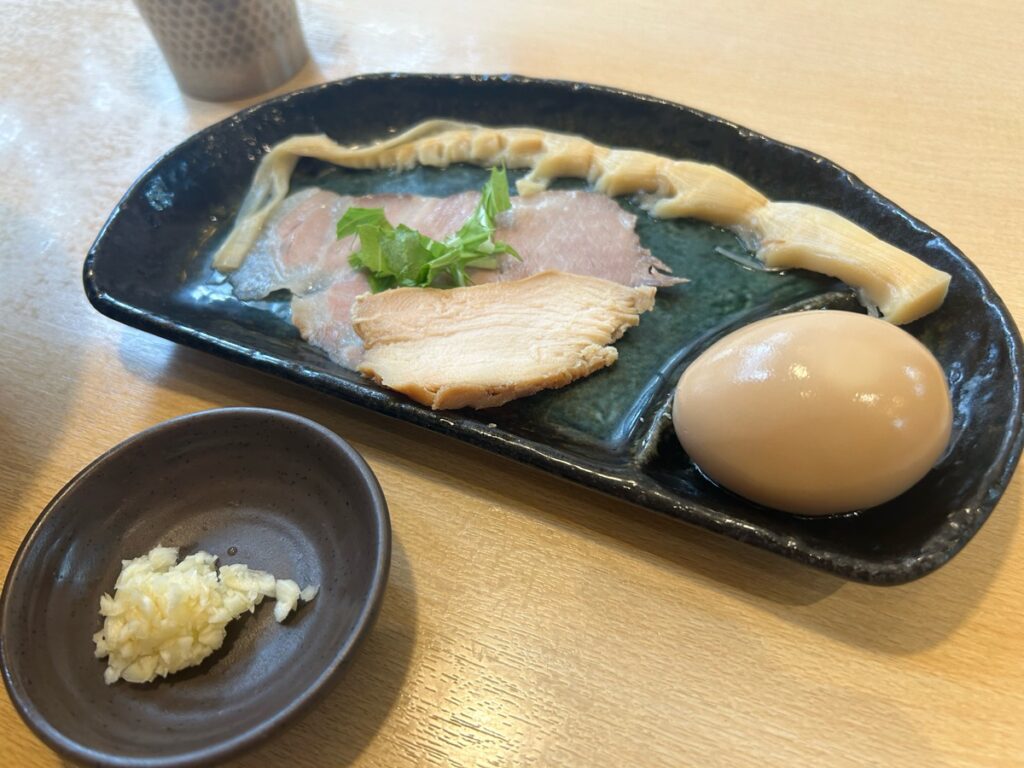 上州地鶏中華そば こってり背脂｜地鶏と金目鯛 中華そば 鶯