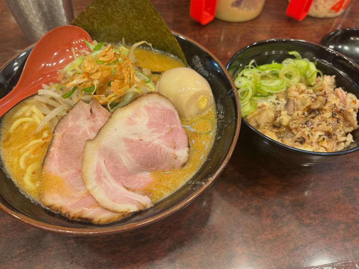 信玄みそ_半熟味玉ラーメン_炙り肉丼旨ネギ塩